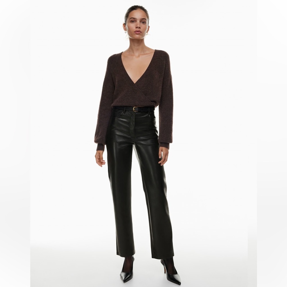 Aritzia Wilfred Size 2 The Melina Pant Vegan Faux Leather Pants Stright Leg Moto